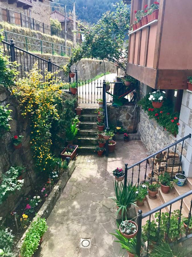 Apartamentos Rurales Los Nogales Cosgaya Esterno foto