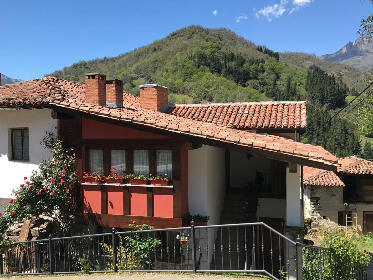 Apartamentos Rurales Los Nogales Cosgaya Esterno foto