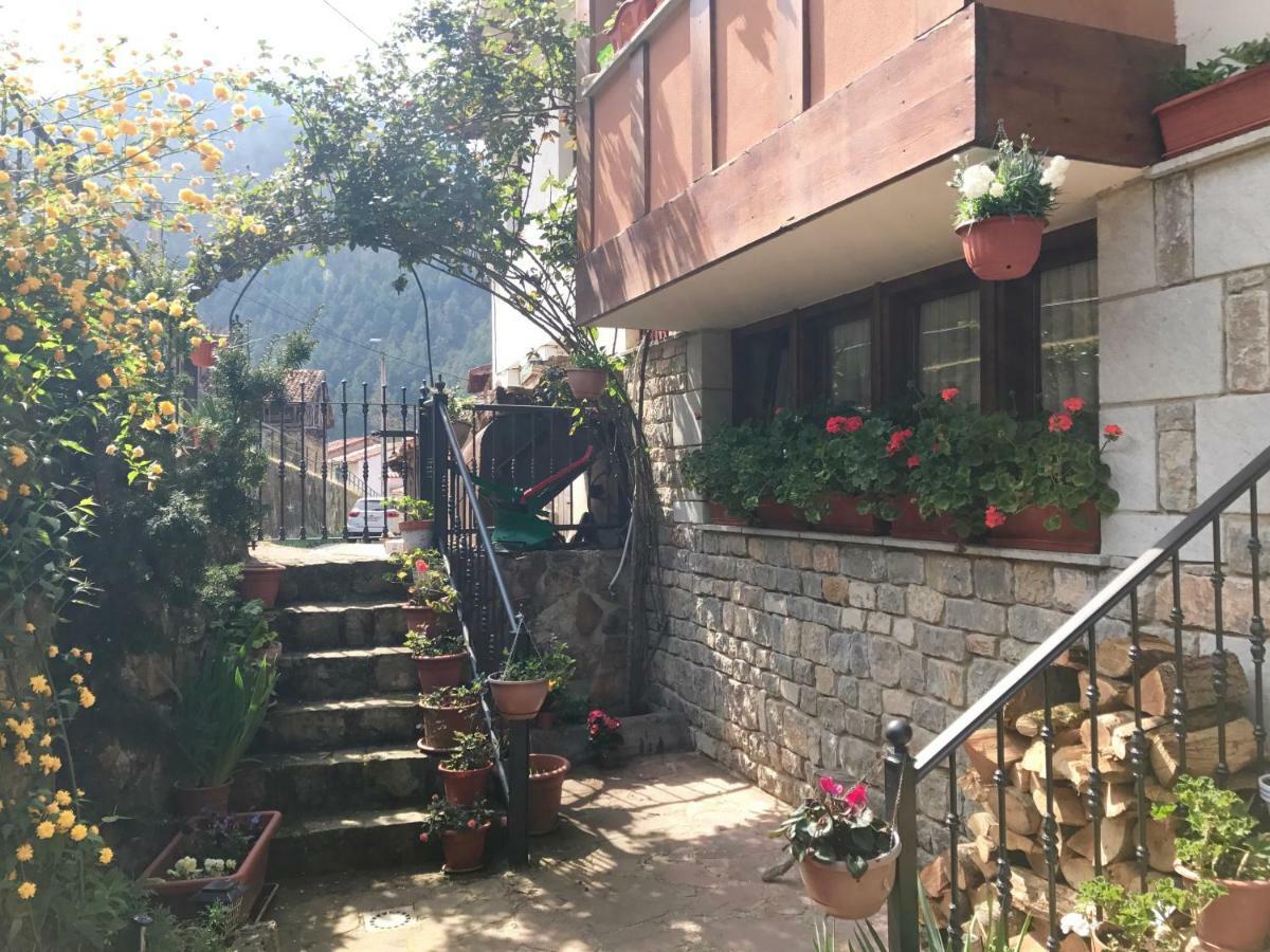 Apartamentos Rurales Los Nogales Cosgaya Esterno foto