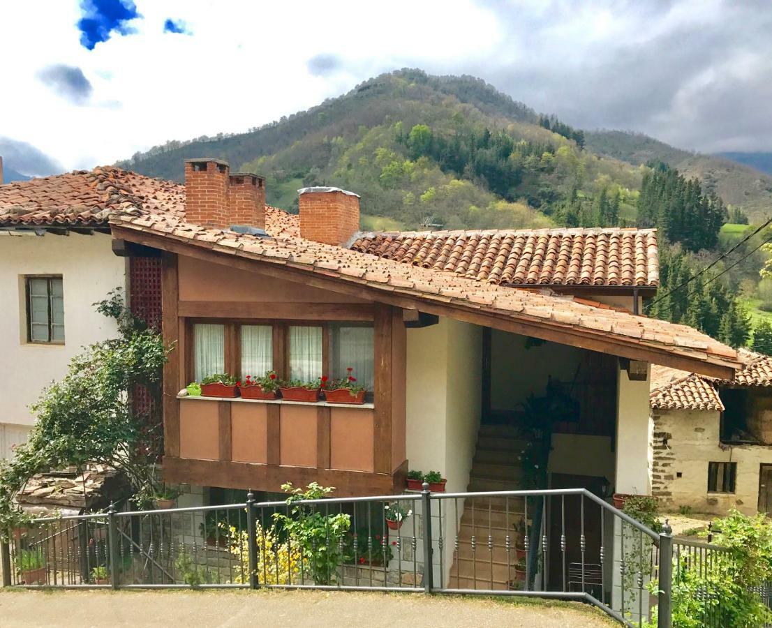 Apartamentos Rurales Los Nogales Cosgaya Esterno foto